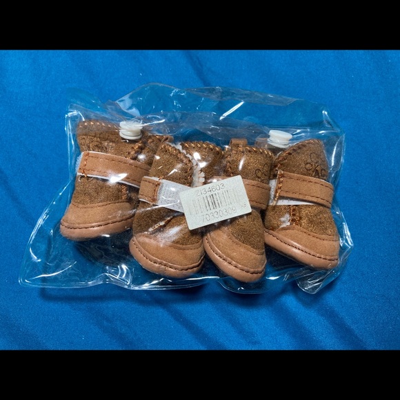NWT Fleece lined doggie booties - Picture 1 of 4